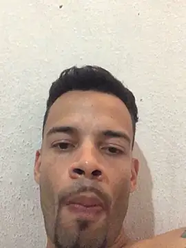 Snapshot of HenriquePhn chatting on June 14, 7:38 pm HenriquePhn online show from June 14, 7:38 pm