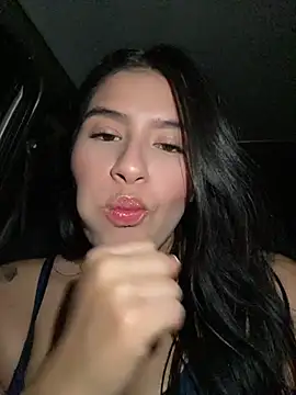 andrea gomes  online show from May 4, 12:06 am