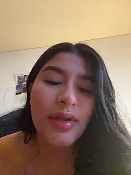 andrea gomes  online show from May 18, 7:14 am