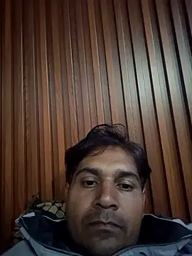 Snapshot of johnny8731 chatting on November 27, 3:03 pm johnny8731 online show from November 27, 3:03 pm