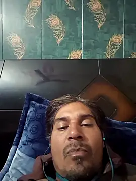 Snapshot of johnny8731 chatting on January 6, 5:49 pm johnny8731 online show from January 6, 5:49 pm