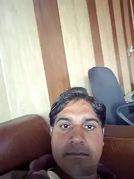 Snapshot of johnny8731 chatting on February 8, 9:45 am johnny8731 online show from February 8, 9:45 am