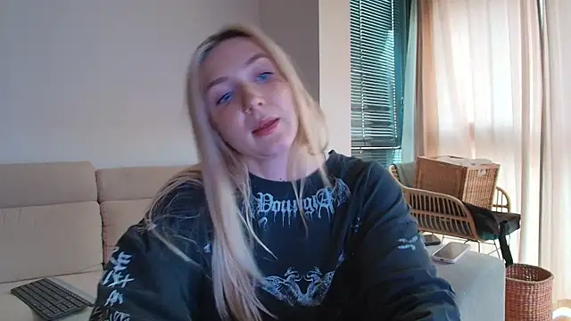 tattoobbgirl online show from May 9, 4:12 pm