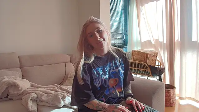 tattoobbgirl online show from May 16, 4:17 pm