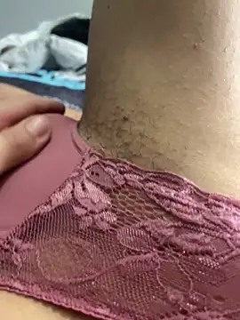 Snapshot of Mehdi0908el chatting on March 22, 10:49 am Mehdi0908el online show from March 22, 10:49 am