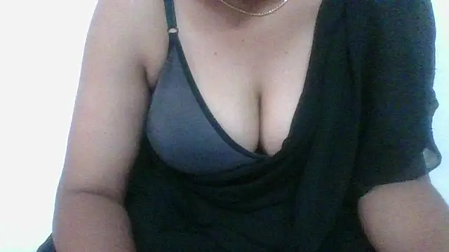 Snapshot of snehashreyatamil chatting on June 29, 10:37 am snehashreyatamil online show from June 29, 10:37 am