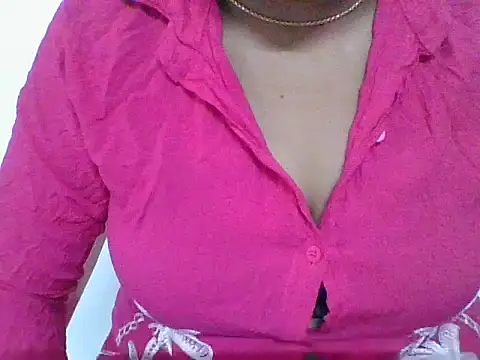 Snapshot of snehashreyatamil chatting on July 4, 8:20 am snehashreyatamil online show from July 4, 8:20 am