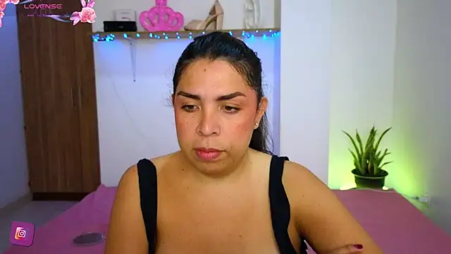 Snapshot of ciacam_ chatting on November 10, 7:29 am ciacam online show from November 10, 7:29 am