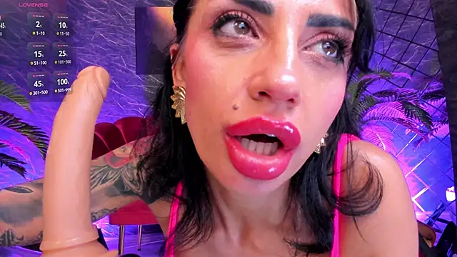 IzabelaTessa online show from June 26, 7:40 pm