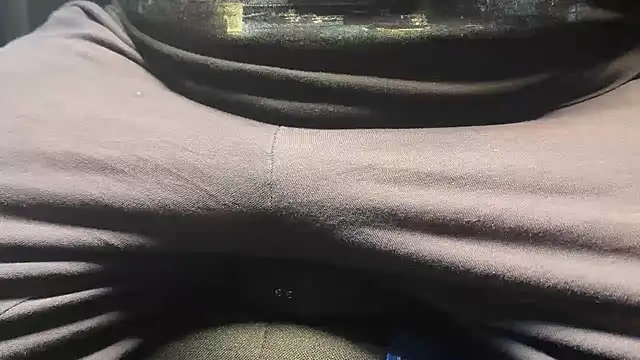 Snapshot of Max_965 chatting on December 20, 9:11 pm Max 965 online show from December 20, 9:11 pm