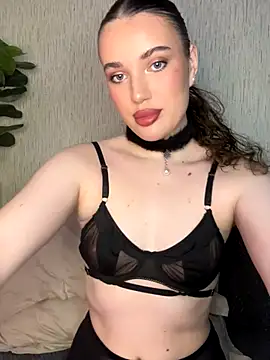 Ariana Sanderss online show from December 3, 8:40 pm