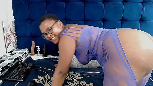 Snapshot of AriesCake chatting on March 28, 11:10 am AriesCake online show from March 28, 11:10 am