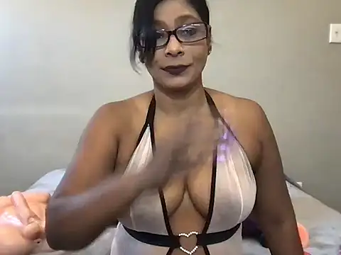 indianrose09 online show from February 7, 10:08 am