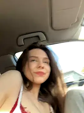 Snapshot of MilaBee chatting on October 25, 4:09 am MilaBee online show from October 25, 4:09 am