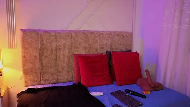 angelinarouse  online show from May 15, 3:57 am