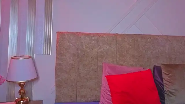 angelinarouse  online show from June 27, 4:17 am
