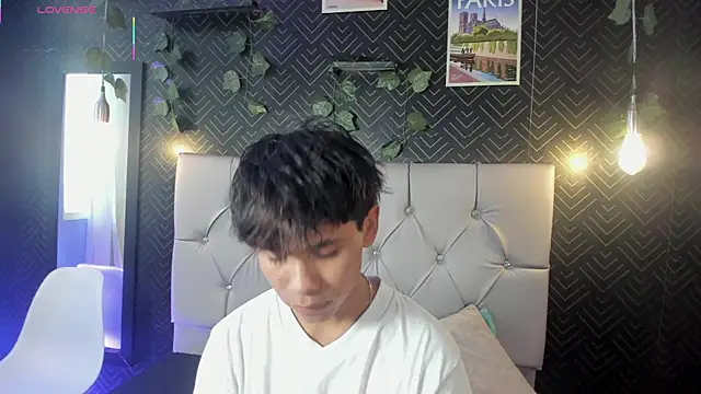 Ethan Westt online show from May 18, 9:42 pm