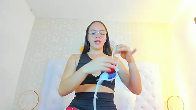 debora scoot online show from December 15, 10:52 am