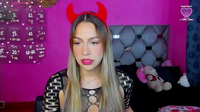 hanna tss online show from October 31, 3:18 am