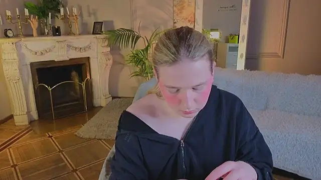 Snapshot of Jes_Solar chatting on September 28, 12:21 pm Jes Solar online show from September 28, 12:21 pm