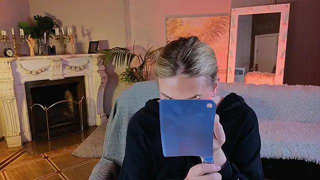 Snapshot of Jes_Solar chatting on October 3, 11:07 am Jes Solar online show from October 3, 11:07 am