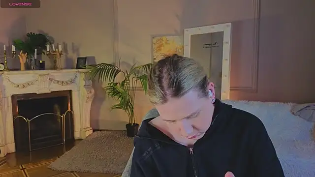 Snapshot of Jes_Solar chatting on October 11, 11:42 am Jes Solar online show from October 11, 11:42 am