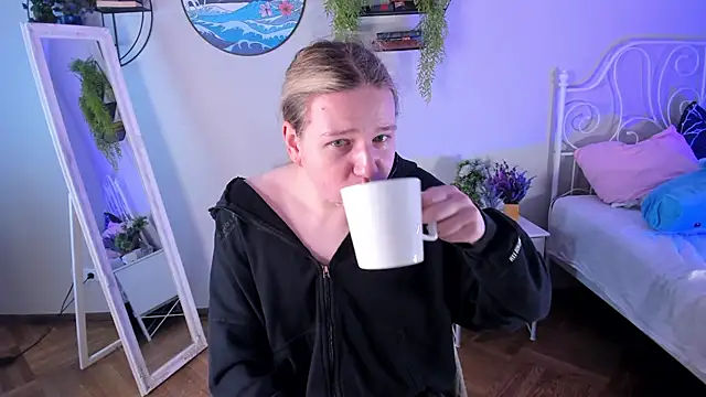 Snapshot of Jes_Solar chatting on October 12, 11:53 am Jes Solar online show from October 12, 11:53 am