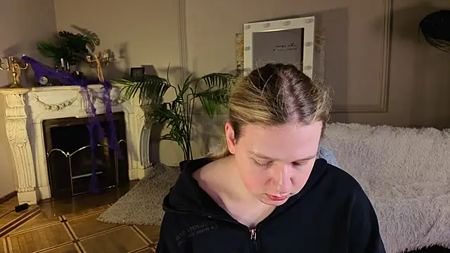 Snapshot of Jes_Solar chatting on October 28, 8:55 pm Jes Solar online show from October 28, 8:55 pm