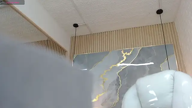 Snapshot of nei_girl chatting on March 19, 1:53 am nei girl online show from March 19, 1:53 am