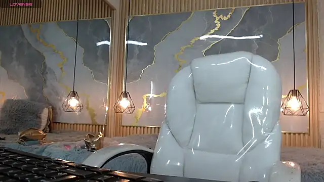 Snapshot of nei_girl chatting on March 21, 11:48 am nei girl online show from March 21, 11:48 am