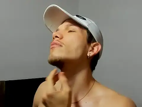 Snapshot of kevinkewman chatting on October 16, 12:28 pm kevinkewman online show from October 16, 12:28 pm