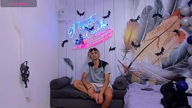 Meneaterss online show from October 21, 8:31 pm