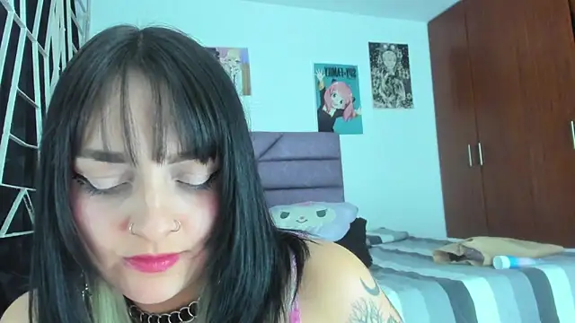 KARINNA  RAVEN online show from February 3, 2:53 am