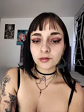 KARINNA  RAVEN online show from April 1, 11:02 pm