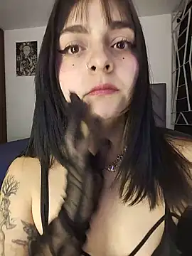 KARINNA  RAVEN online show from May 10, 12:27 am