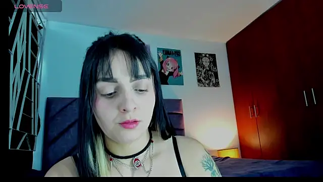 KARINNA  RAVEN online show from May 17, 9:00 pm