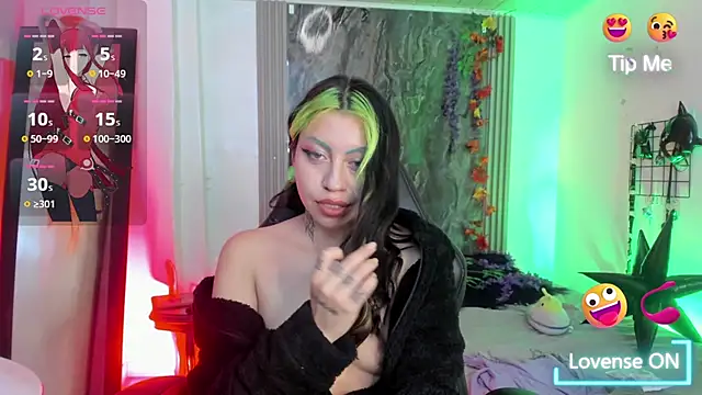 Snapshot of midory_ chatting on October 15, 9:31 am midory online show from October 15, 9:31 am