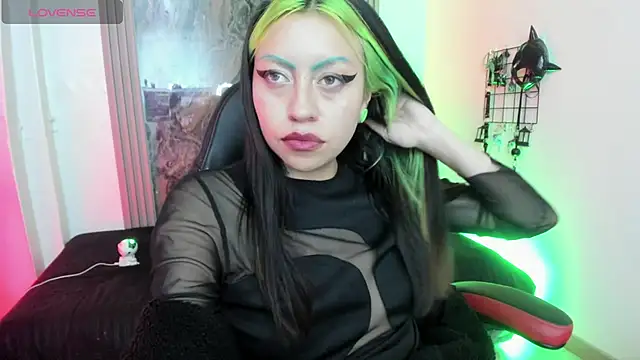 Snapshot of midory_ chatting on October 17, 3:20 am midory online show from October 17, 3:20 am