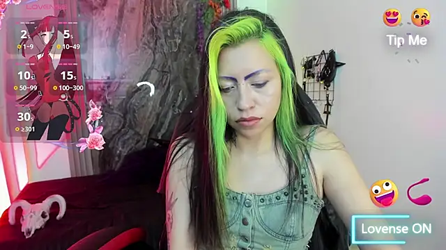 Snapshot of midory_ chatting on October 19, 2:56 am midory online show from October 19, 2:56 am