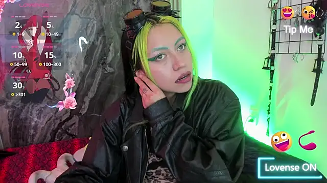 Snapshot of midory_ chatting on October 23, 3:28 am midory online show from October 23, 3:28 am