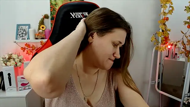 Lucky Lana online show from November 9, 2:10 am