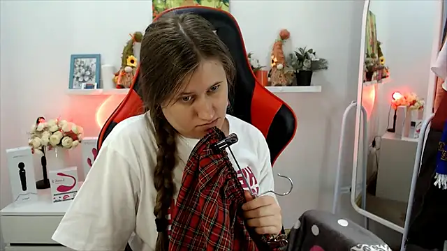 Lucky Lana online show from May 14, 3:02 am