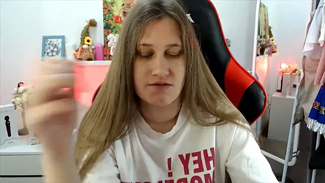 Lucky Lana online show from May 19, 2:29 am