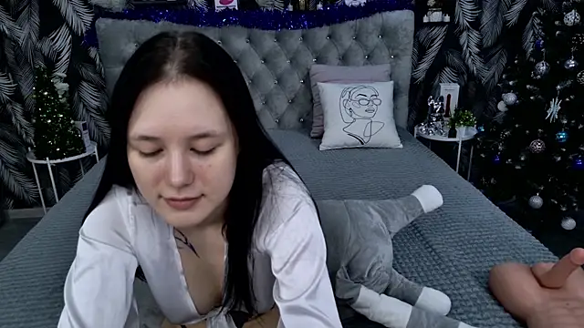 Snapshot of CarolineTenders chatting on December 23, 1:14 am CarolineTenders online show from December 23, 1:14 am