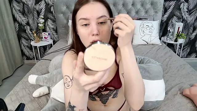 Snapshot of CarolineTenders chatting on January 13, 1:22 am CarolineTenders online show from January 13, 1:22 am