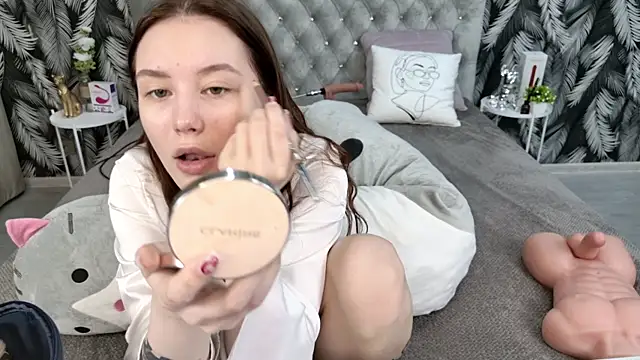 Snapshot of CarolineTenders chatting on January 15, 1:21 am CarolineTenders online show from January 15, 1:21 am