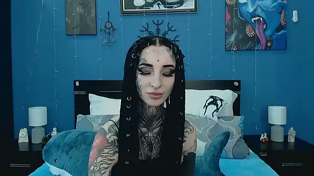 Snapshot of Velvetbat chatting on April 17, 7:00 am Velvetbat online show from April 17, 7:00 am