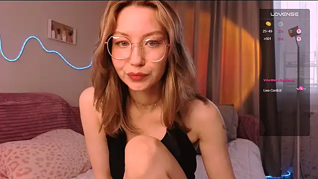 Lilo Sims online show from September 15, 2:55 am