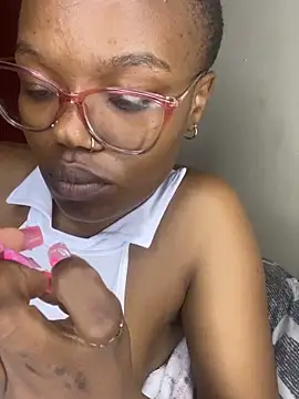 YummyMelanin117 online show from November 11, 9:59 pm