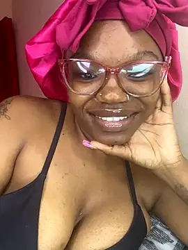 YummyMelanin117 online show from November 20, 10:15 am